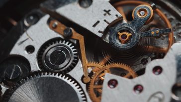 Amazon CEO Invests in 10,000-Year Mountain Clock in West Texas