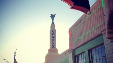 U-Drop Inn: Gorgeous Art Deco in a Lone Star State Town